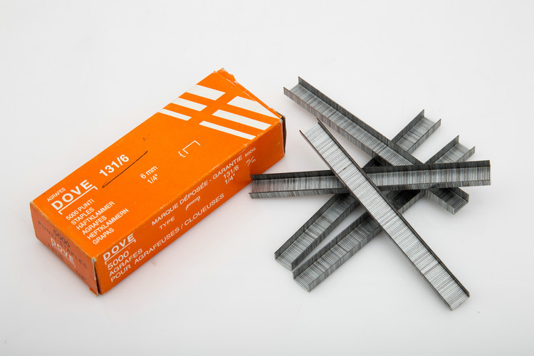 工业钉131系列订书针u型钉用钉枪上的订书针