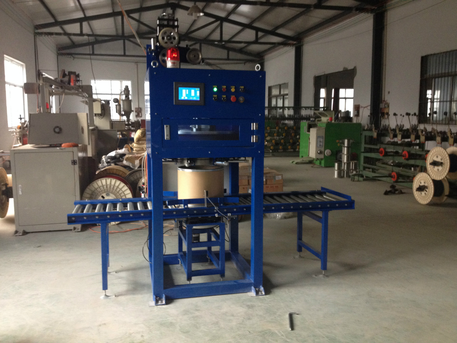 张辉:最新推出梅花落桶收线机,经济实惠,性能稳定,落线效果佳!