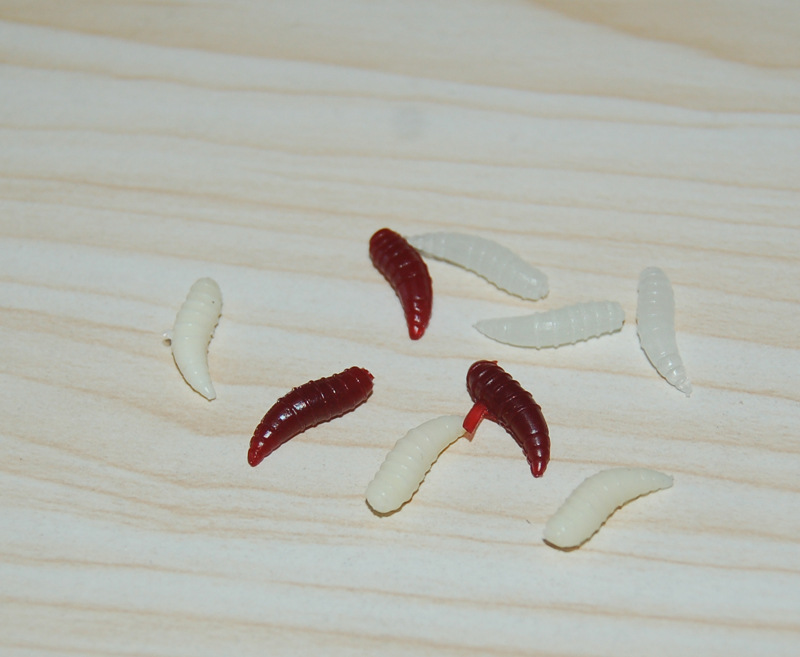 蛆虫软饵面包虫路亚软饵 假耳 酒红色 白