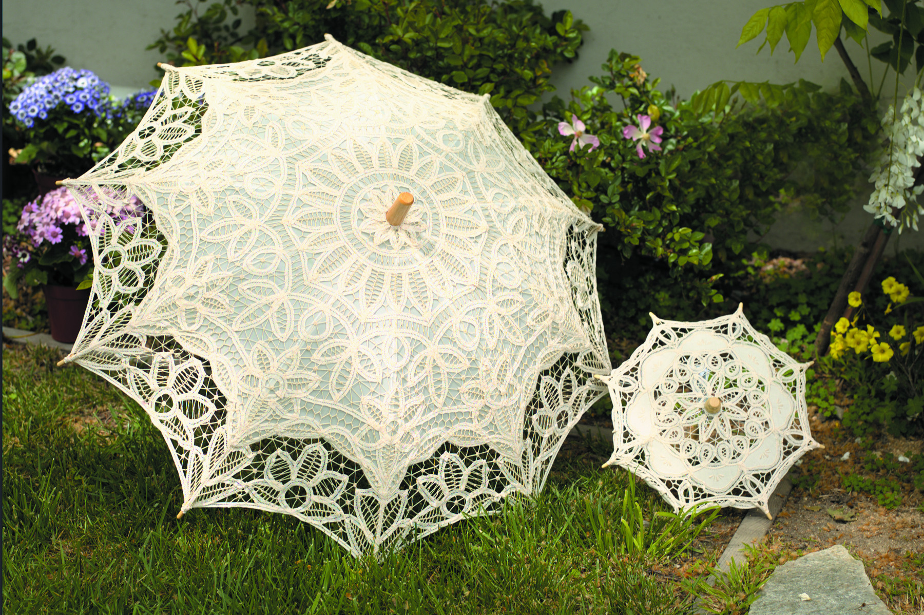 批发供应满盘花蕾丝伞欧洲复古宫廷风婚庆用伞节日礼品