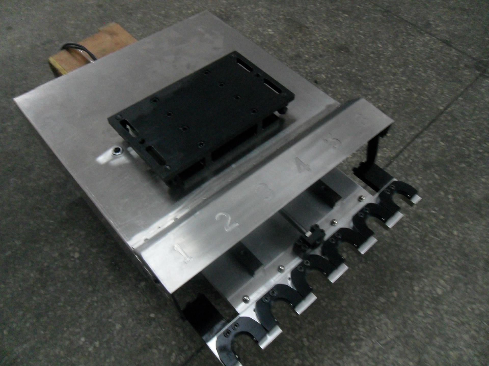 东莞龙利工厂供应3-14把直排刀库