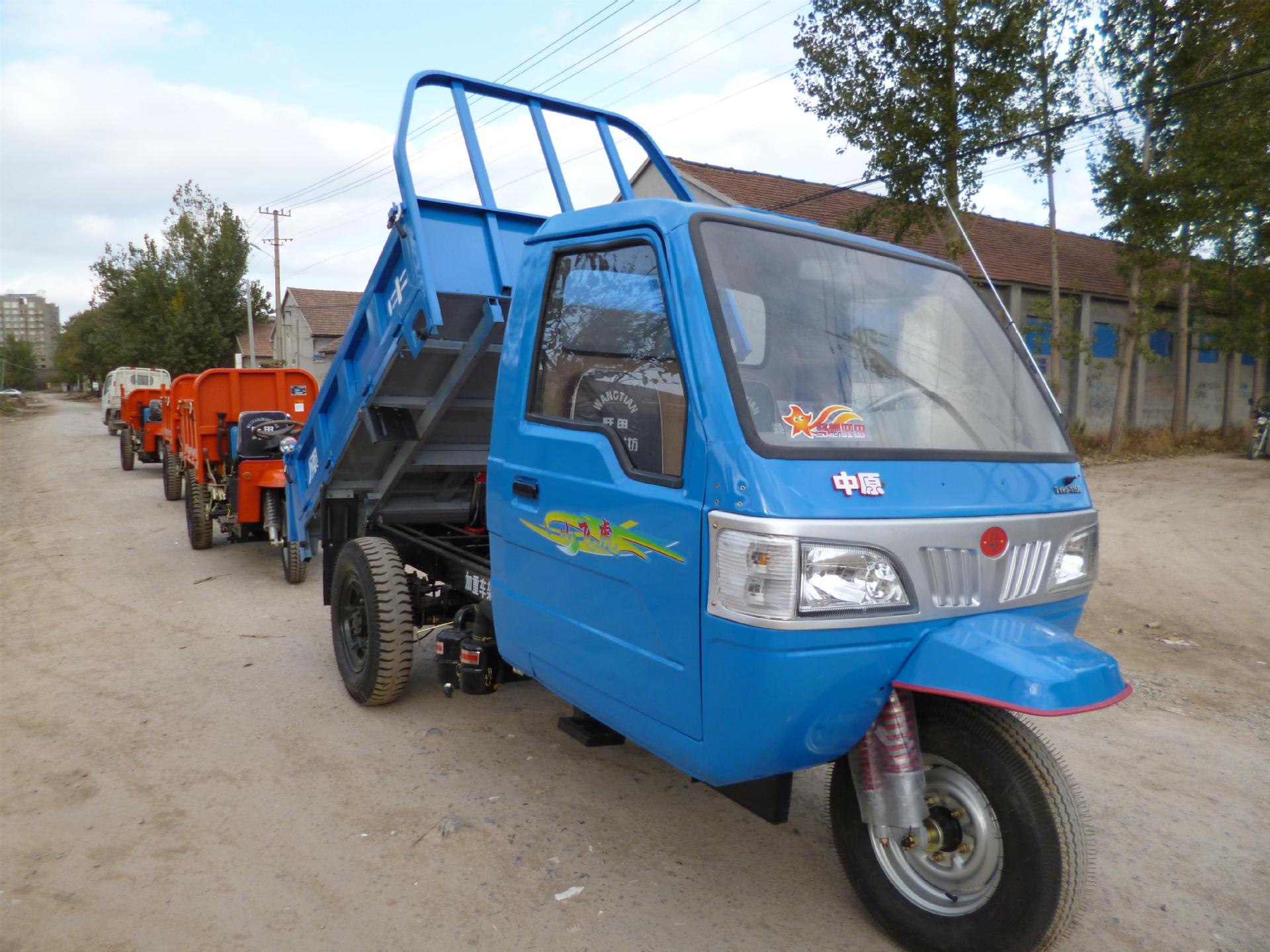 五征小飞虎驾驶室,蜗轮助力转向,真空助力,豪华自卸三轮汽车