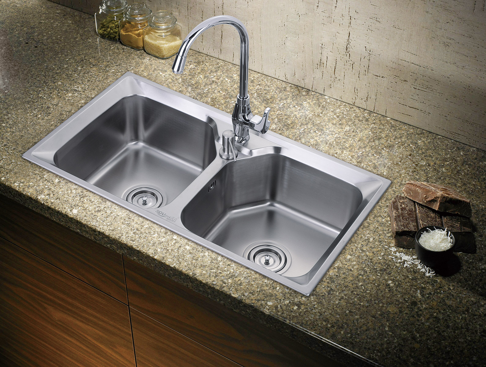 厂家**豪华不锈钢水槽 一体成型双水槽 洗碗池水槽 质优价.