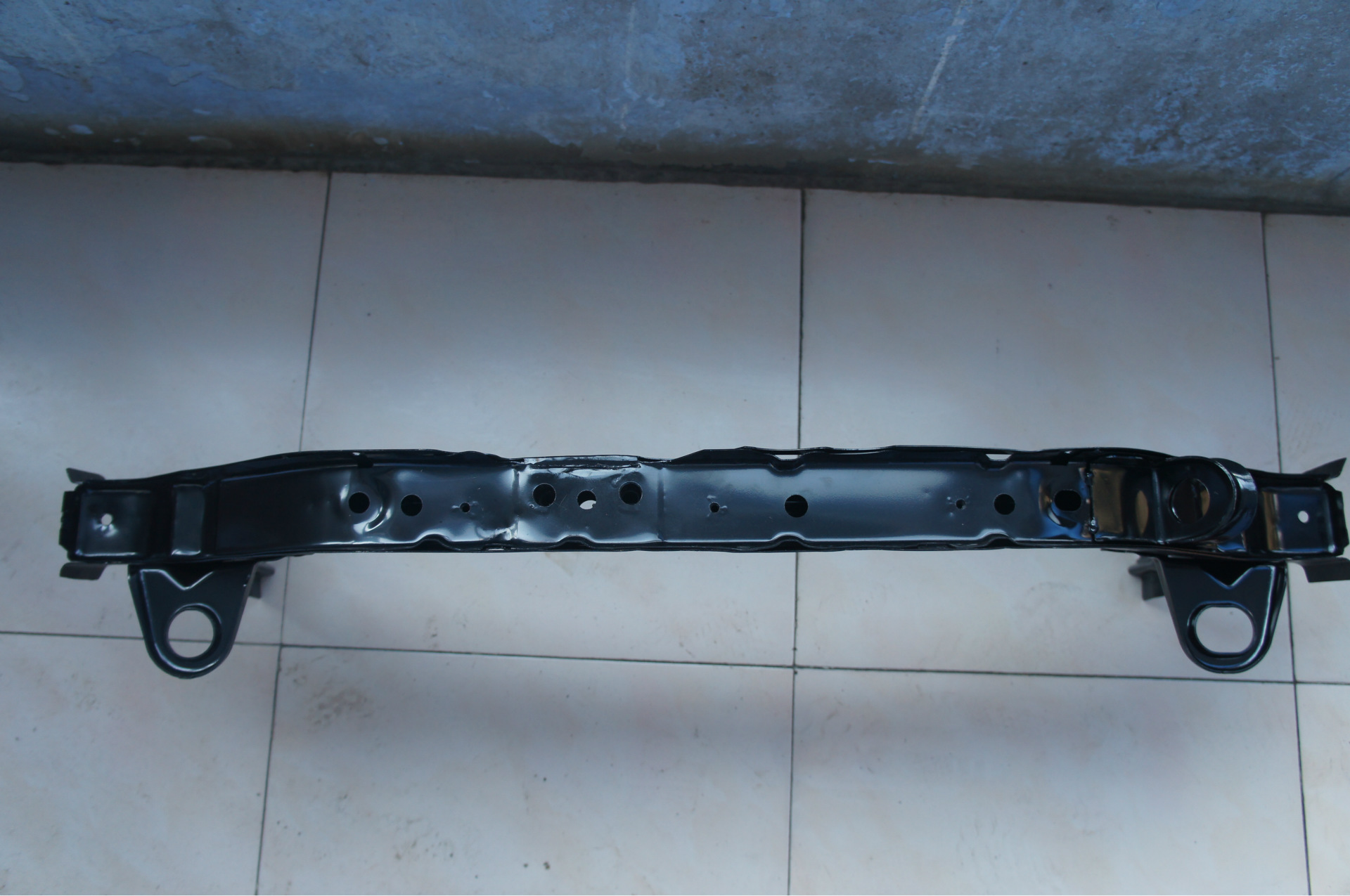 供应小迪公司优质jeep11款指南者水箱下横梁55115402ac型号