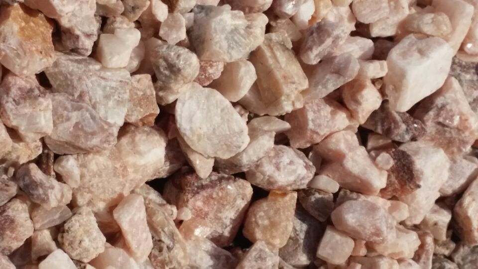 重晶石火山沉积型白矿