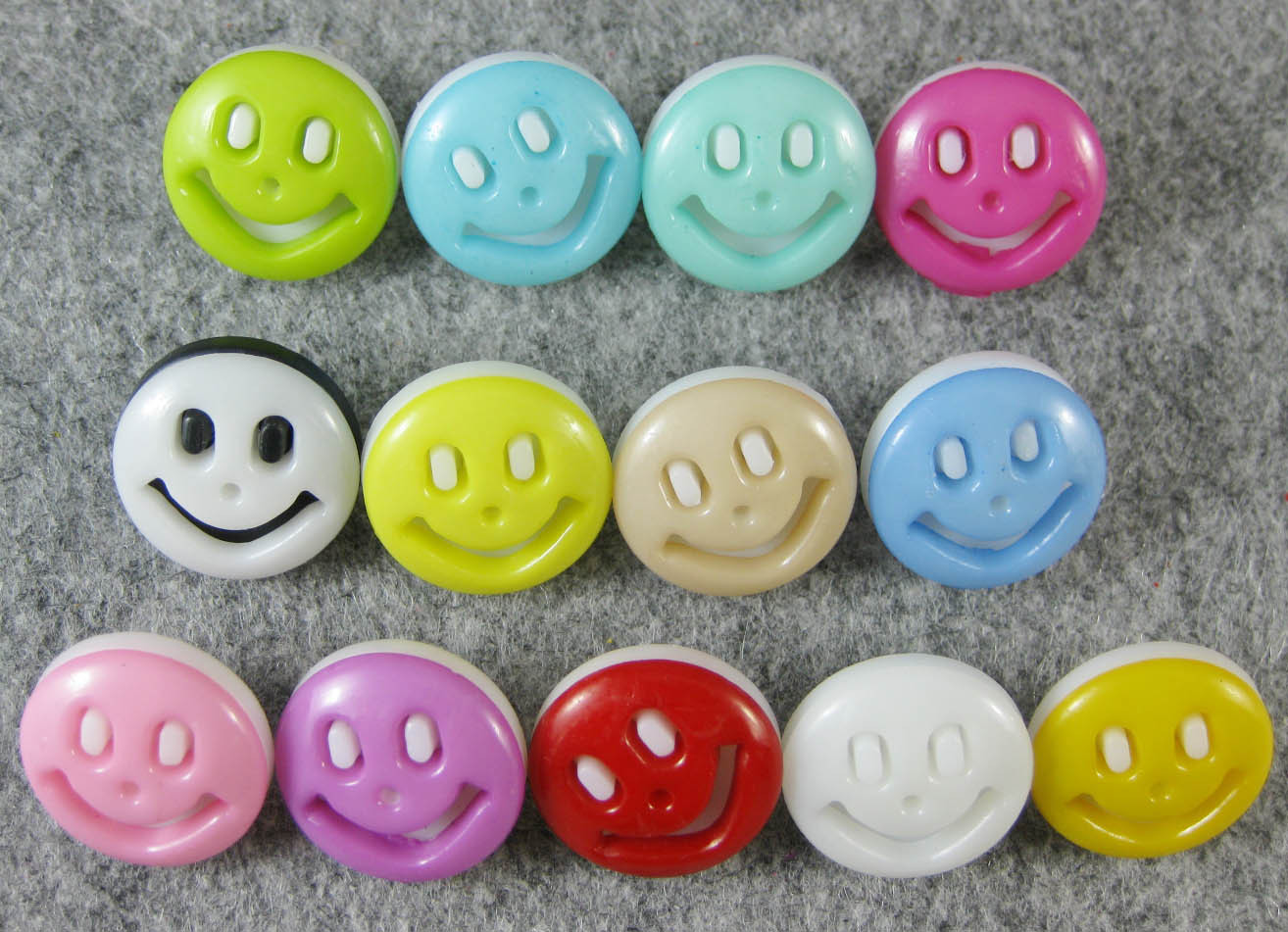 厂家批发专卖纽扣 双拼笑脸纽扣儿童服饰卡通纽扣毛衣扣diy工艺扣