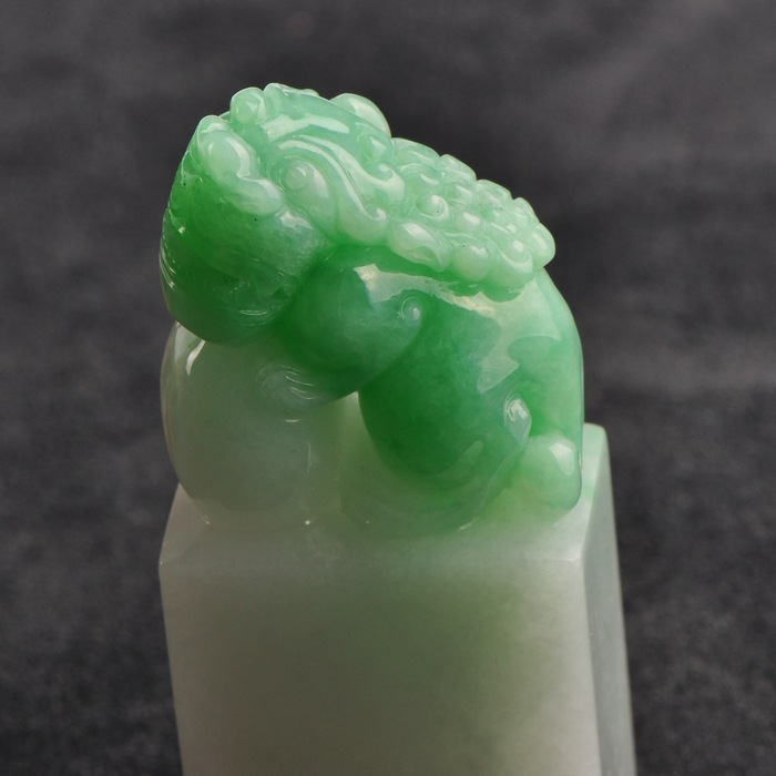 缅甸天然a货翡翠 精雕飘阳绿狮子印章 正品老坑玉石新品400301