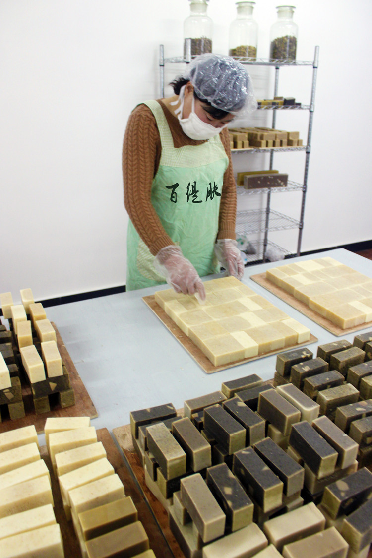 外贸出口品质 百缇肤紫草手工皂洁面紫丹冷皂100g批发 oem代加工