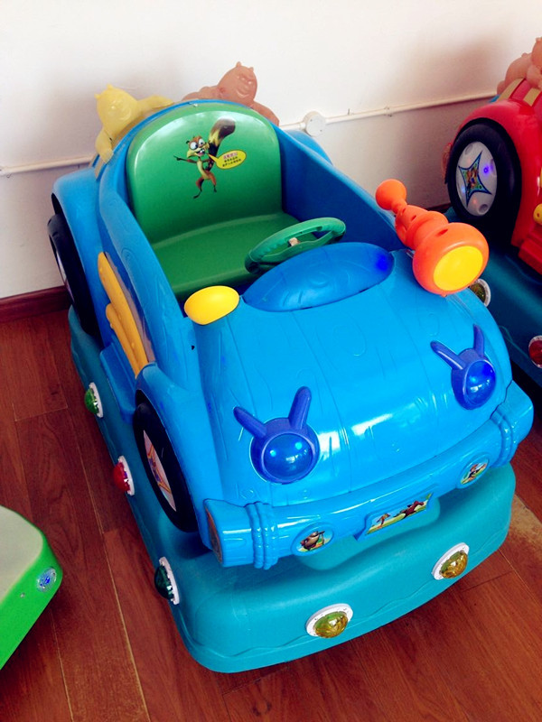 余乐熊出没新款摇摇车儿童游乐电动投摇摆机摇摆车