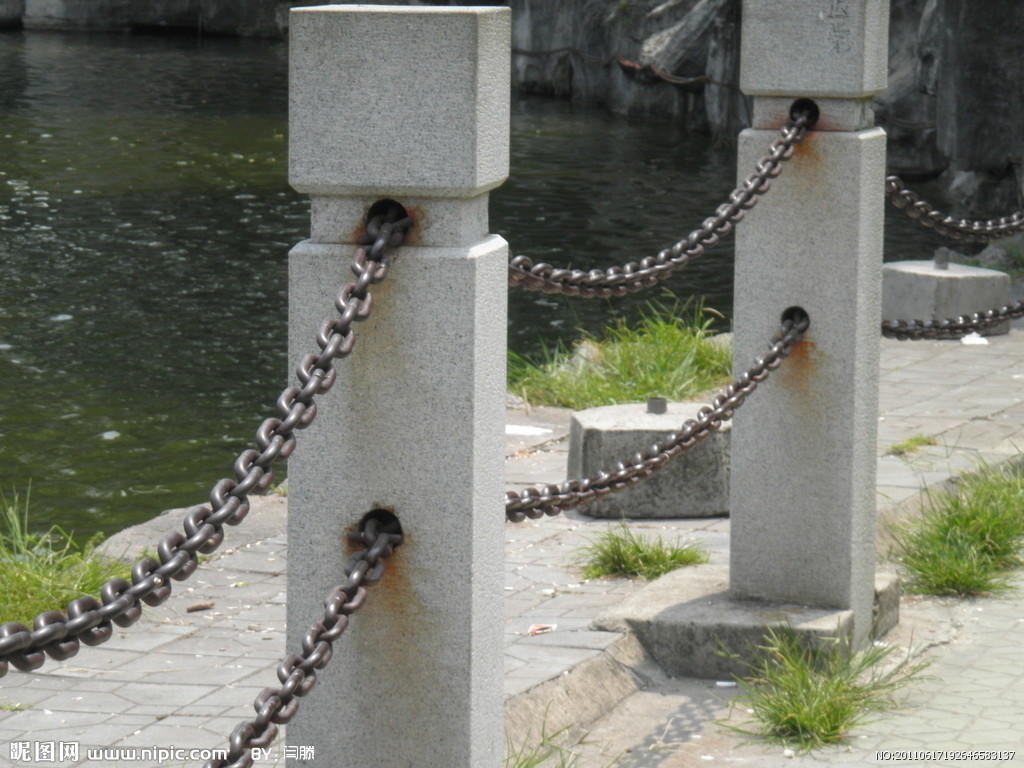 鸿程厂家生产的防锈黑色护栏链条 用于公园