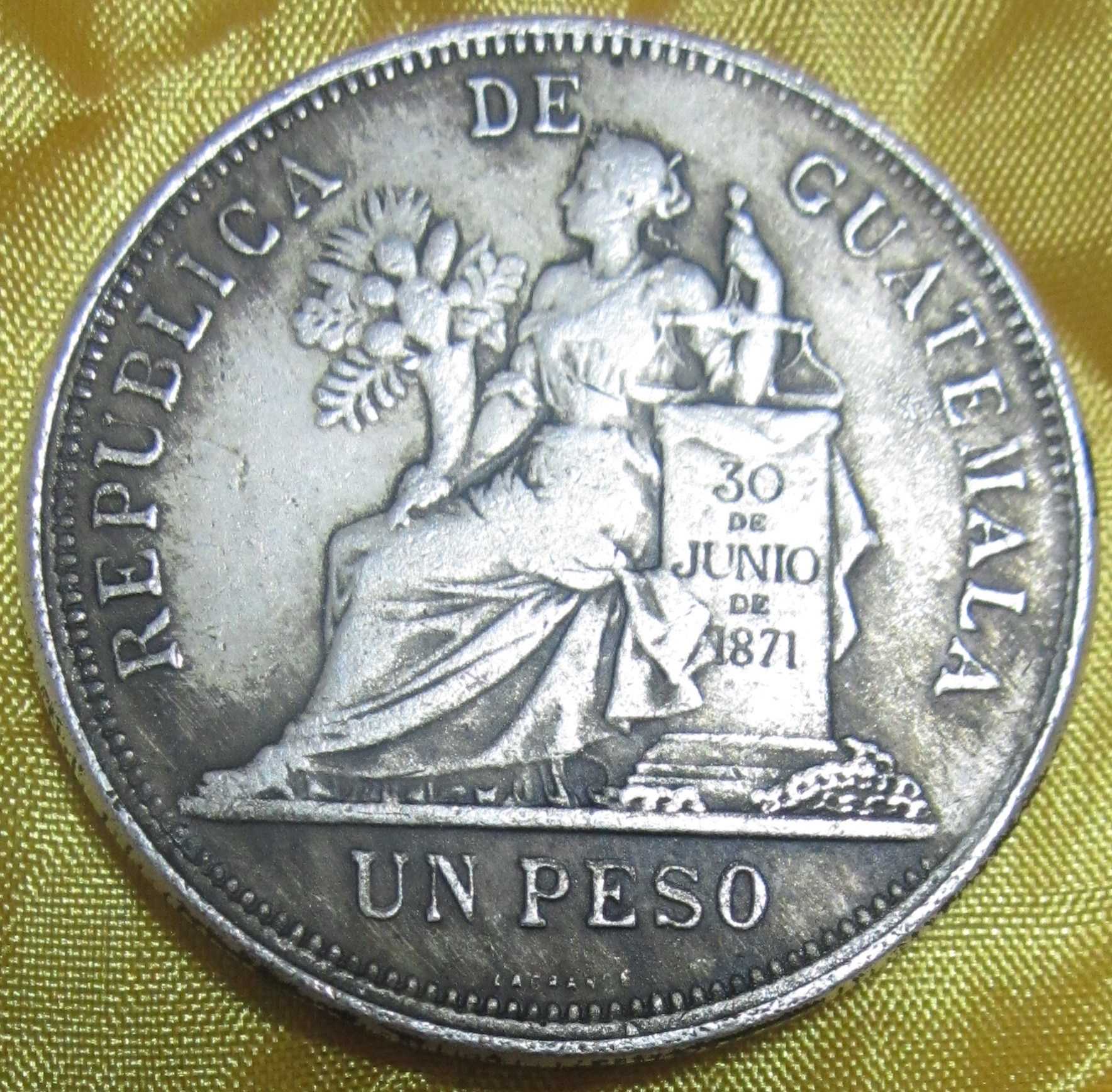 直径38mm铜芯危地马拉银元 比索 可吹响银元 1894年 un peso