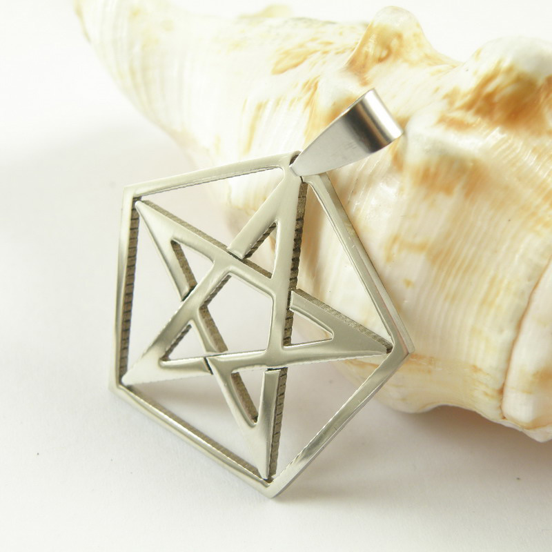 钛钢五角星吊坠批发不锈钢简约五角星项坠 五边形边框项坠货源价