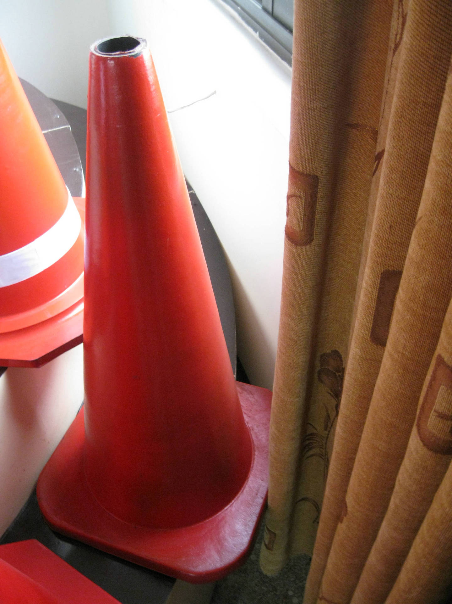 70cm油漆路锥 停车场高速加油站赛道专用路障 四角路锥 锥形路标