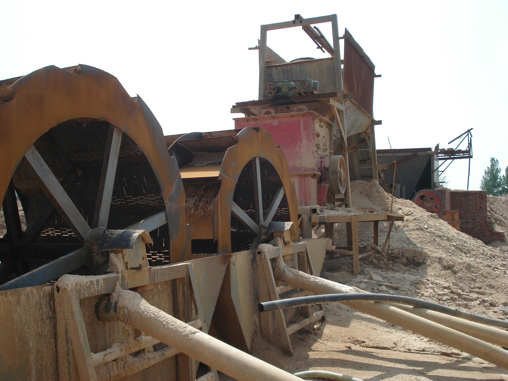 洗沙机是人工砂(包括天然沙)的洗选设备.