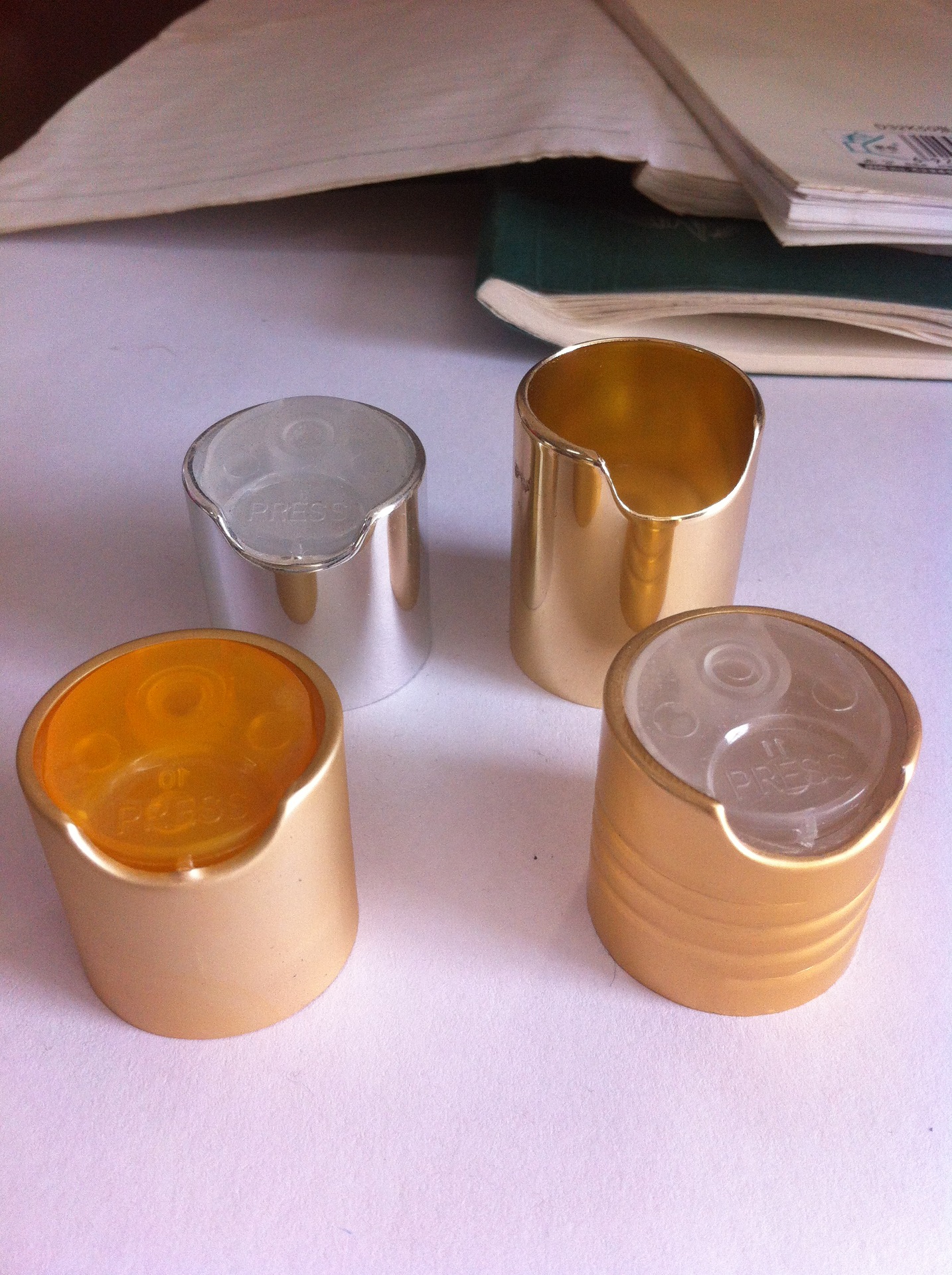 江阴至尊定做电化铝盖日化用品瓶盖电化铝千秋盖子铝塑盖