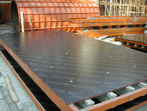 芬兰维萨模板,全桦木,十字交叉结构,强度大,稳定性好.