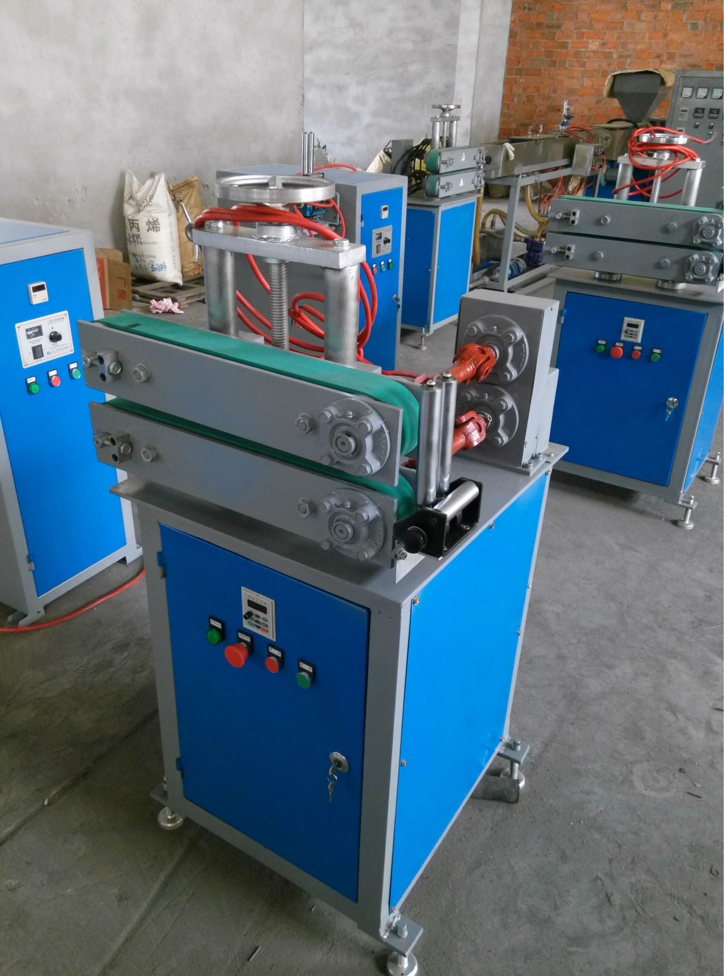 塑料牵引机_小型牵引机_供应小型塑料牵引机 - 阿里巴巴