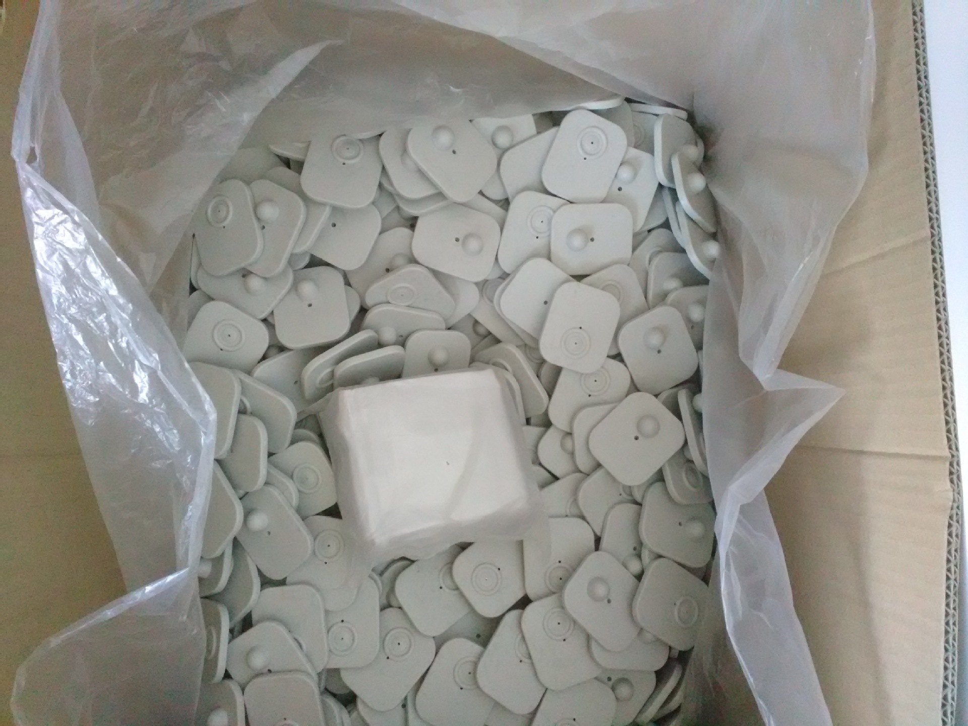 超市防盗标签/服装防盗扣 黑色小方防盗扣