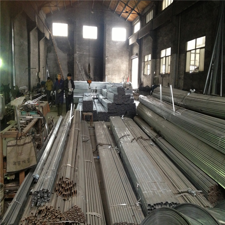 我厂主要生产塑钢型材内用衬钢,主要配套于芜湖海螺,大连实德,浙江