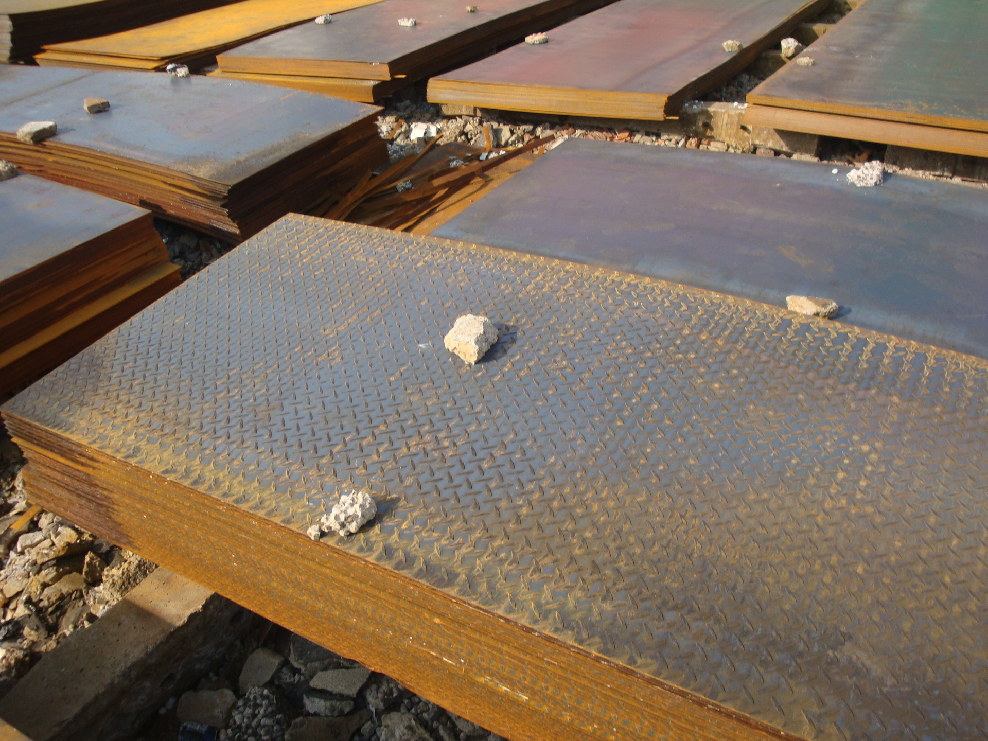 供应 普通铁板 防滑铁板 热轧卷板 可开平发往全国价格优惠