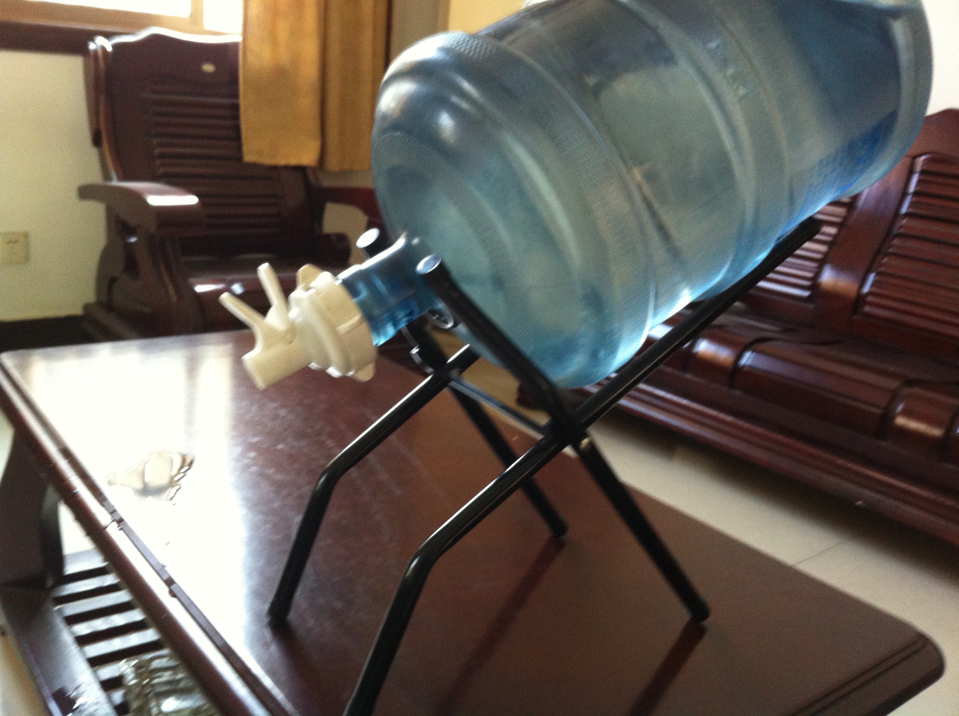 u型普通折叠架,桶装水支架 纯净水桶架子压水器饮水机水龙头