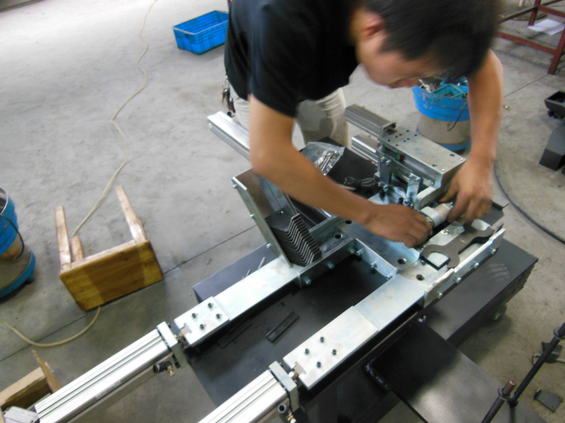 供应打孔 攻丝 多工位 多轴 多头 旋转组合专用设备