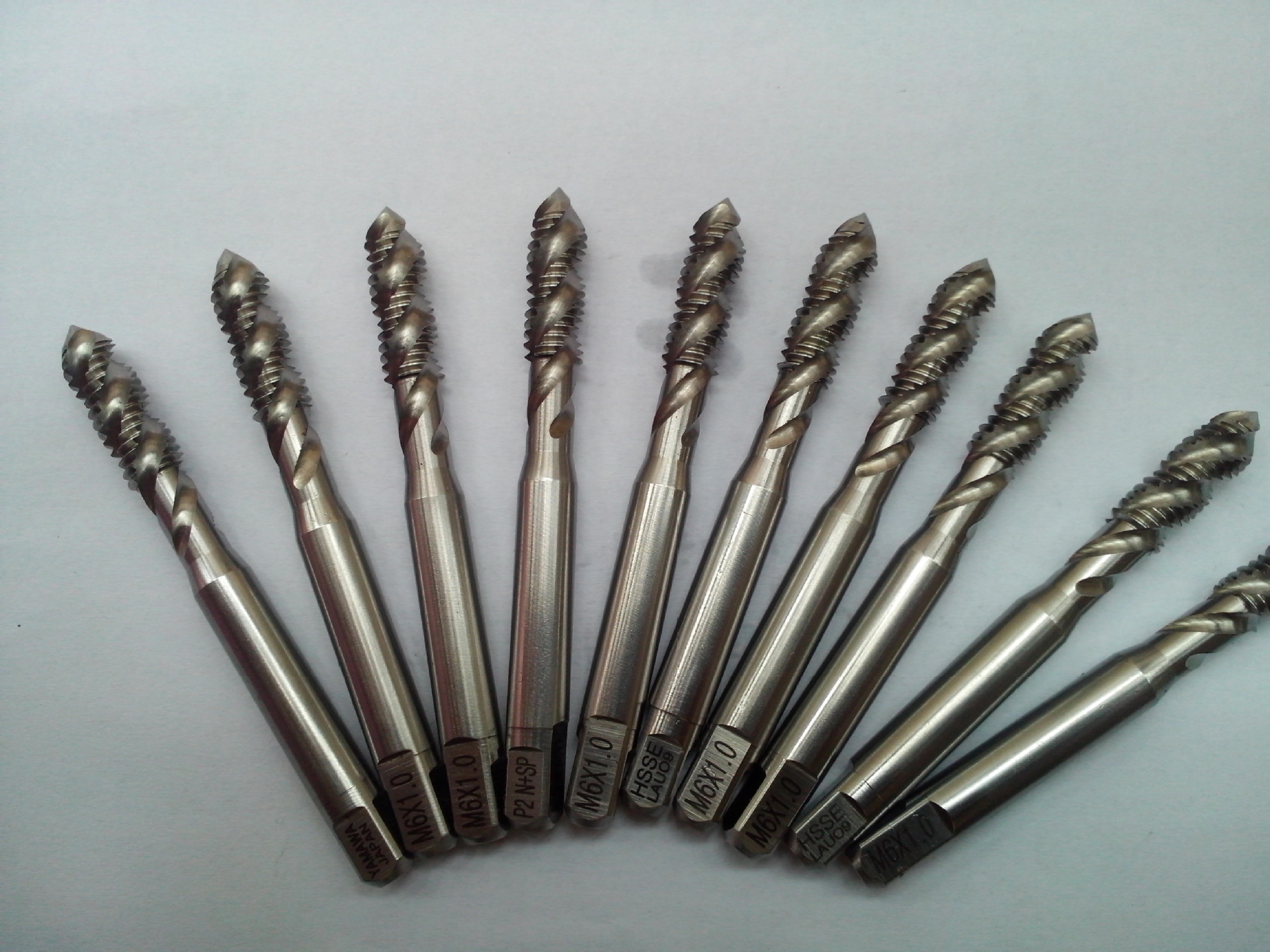 优势批发各种高品质螺旋丝锥 不越二材料盲孔丝攻