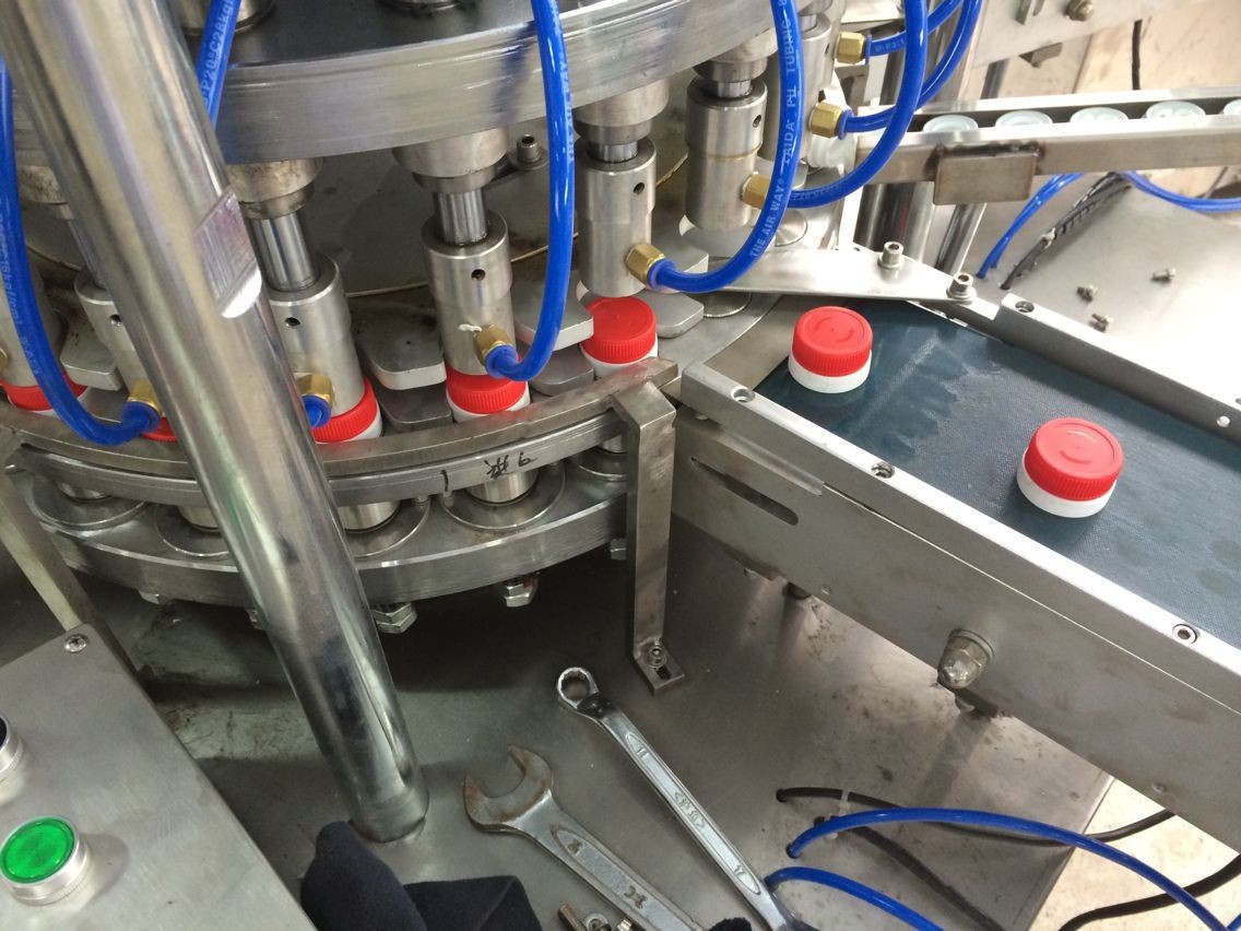 金龙鱼食用油高效防人工污染瓶盖组