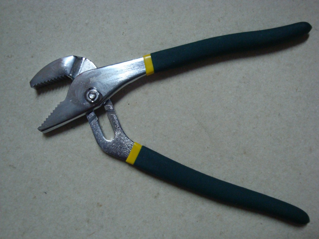 首页 工具 钳子 水泵钳 >胜达多功能水泵钳 沾塑水泵钳a3 汽修机修