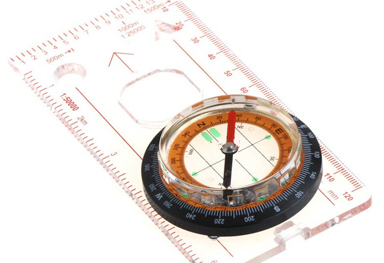 凹凸 户外用品定向指北针越野比赛徒步穿越专用指南针70g at7615