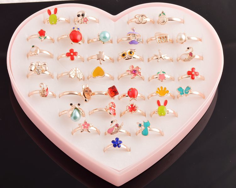 义乌小饰品批发货源 时尚镶钻可爱动物36对桃心盒装戒指 地摊热卖