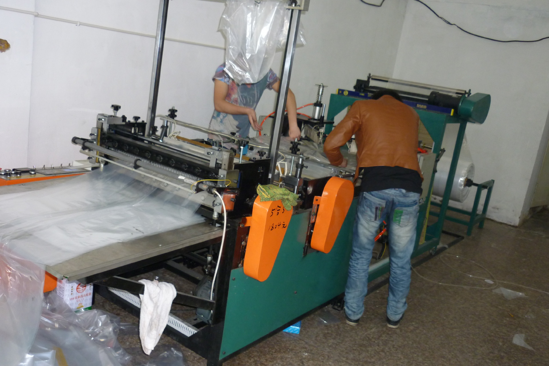 供应生产方底袋制袋机 方底袋机械,pe方底袋制袋机,四方底袋子