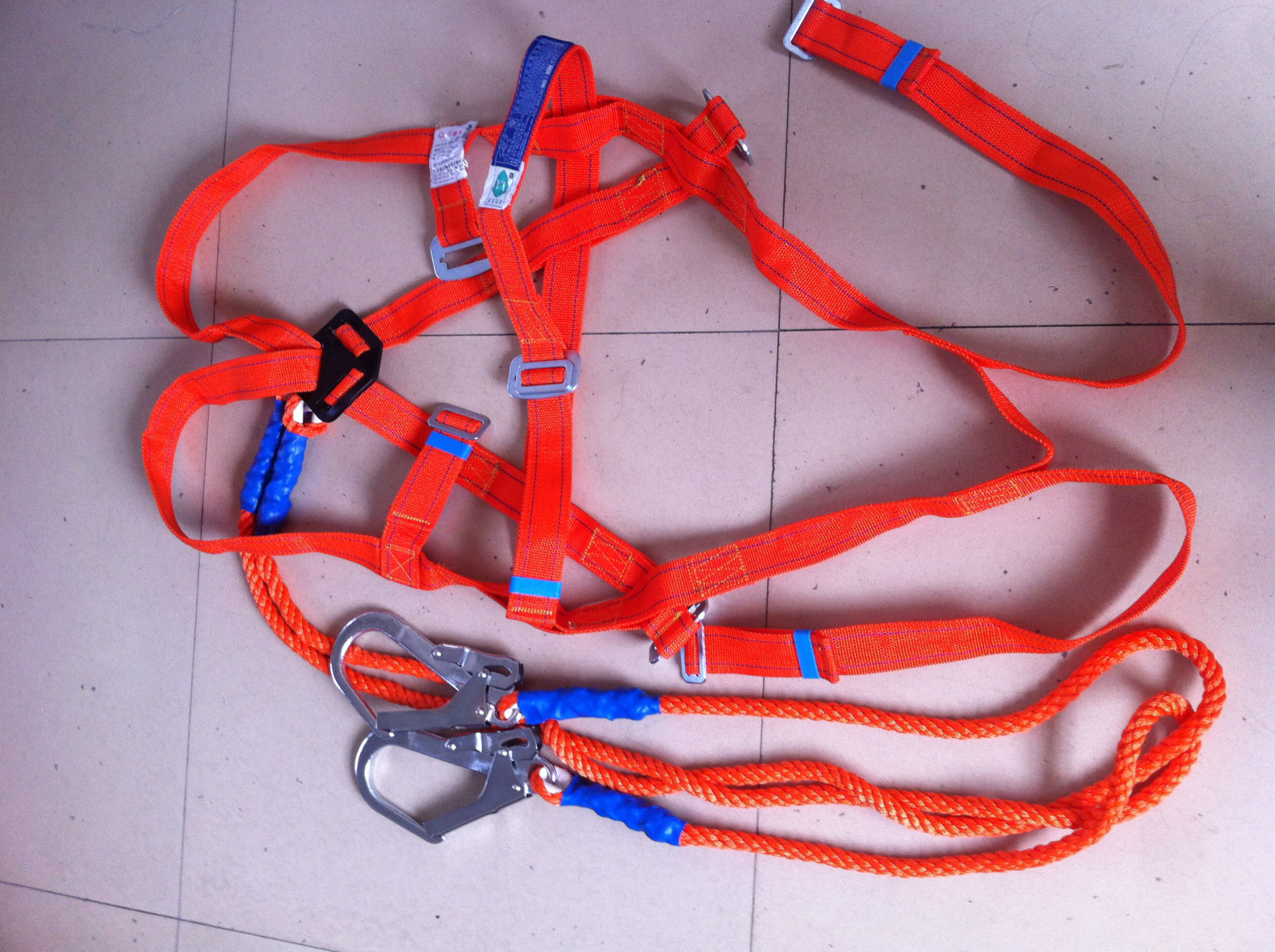 厂家直销绳网带 坠落防护 丙纶欧式双绳双大卡安全带