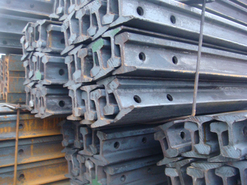 南京轻轨销售u71mn邯钢厂 重轨批发及轨道钢配件零售 打孔轨道钢