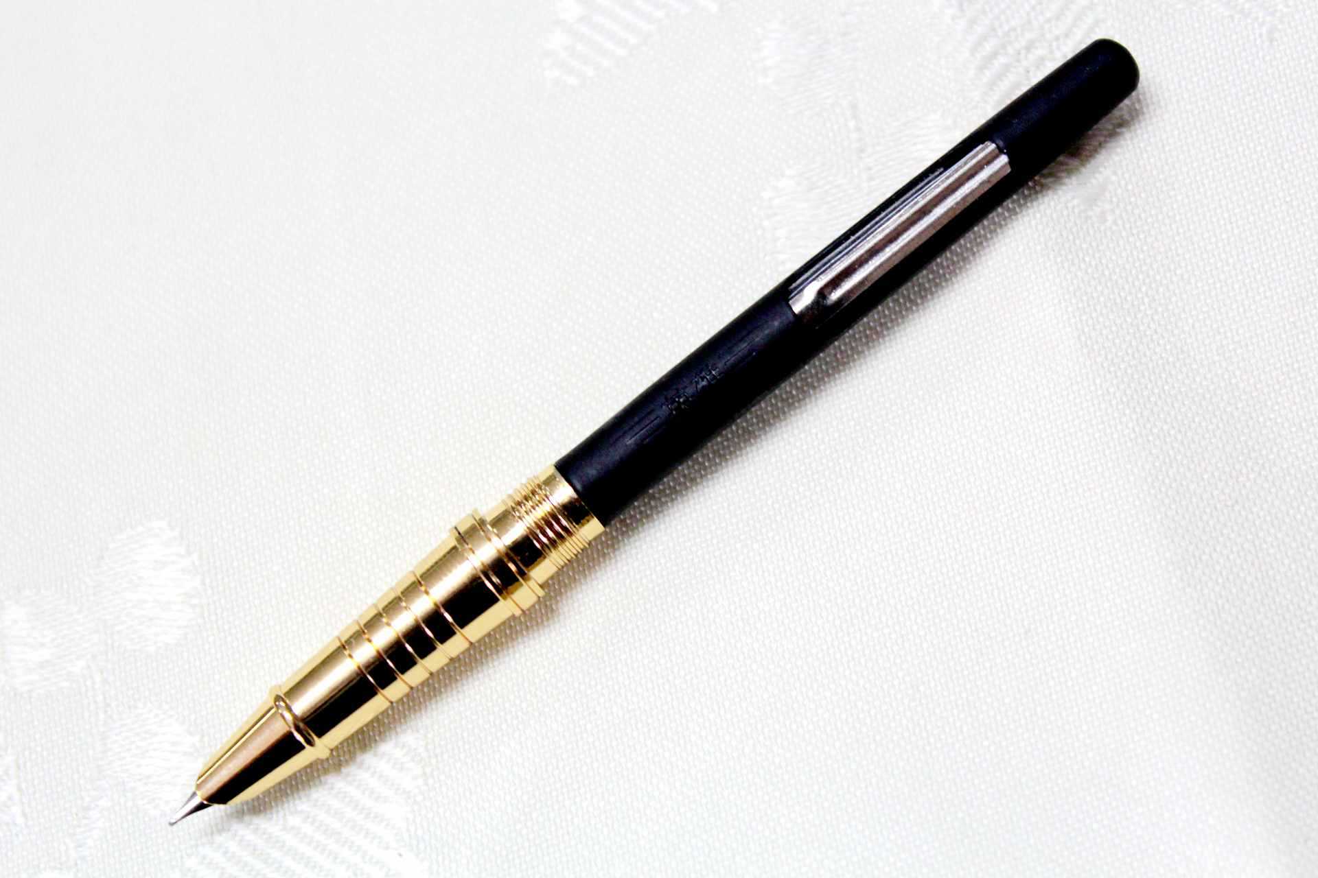 英雄钢笔3319考试暗尖特细笔学生练字用墨水笔可定制