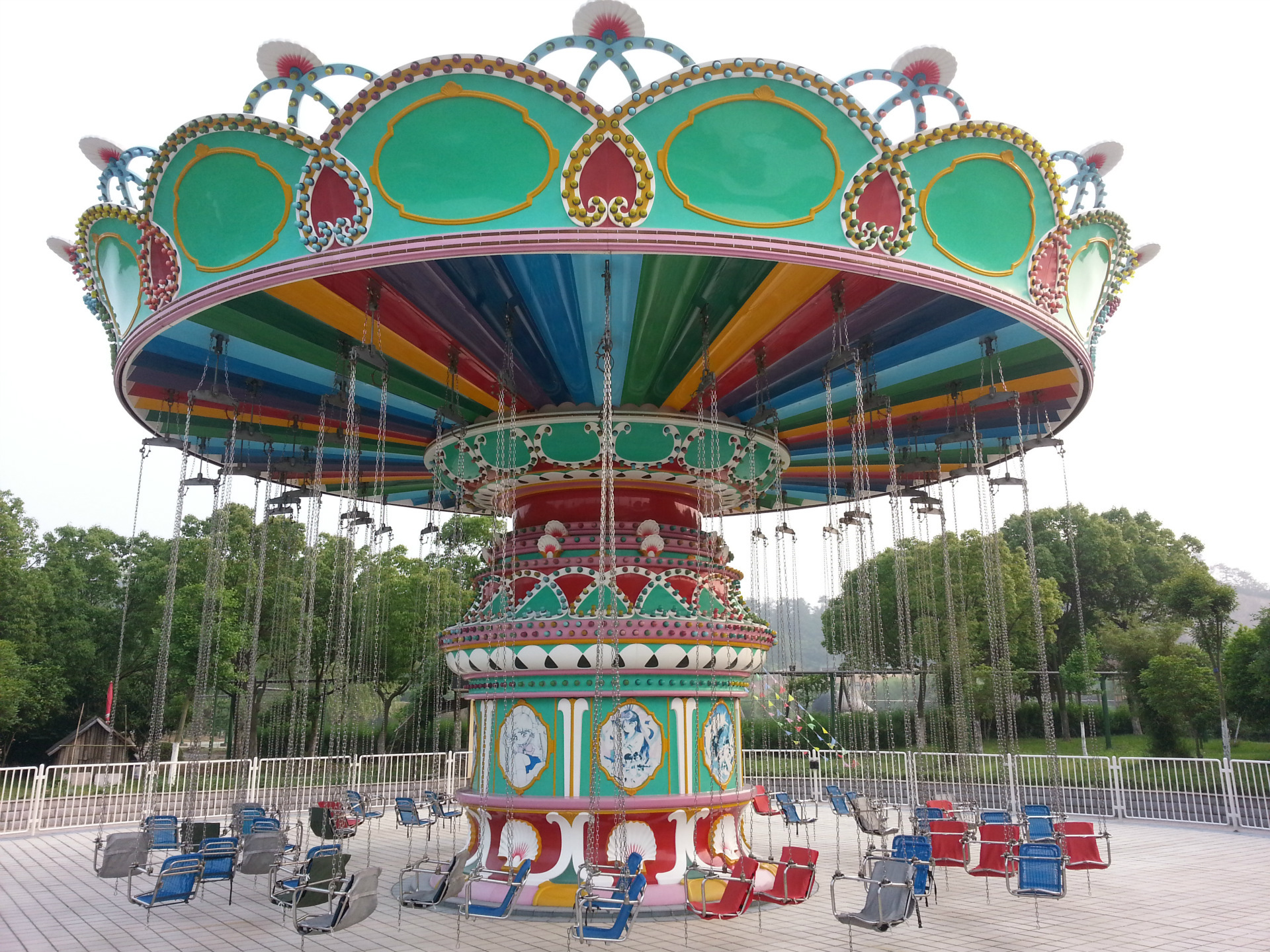 厂家直销新款移动式摇头飞椅 庙会广场游乐设备摇摆旋转升降飞机