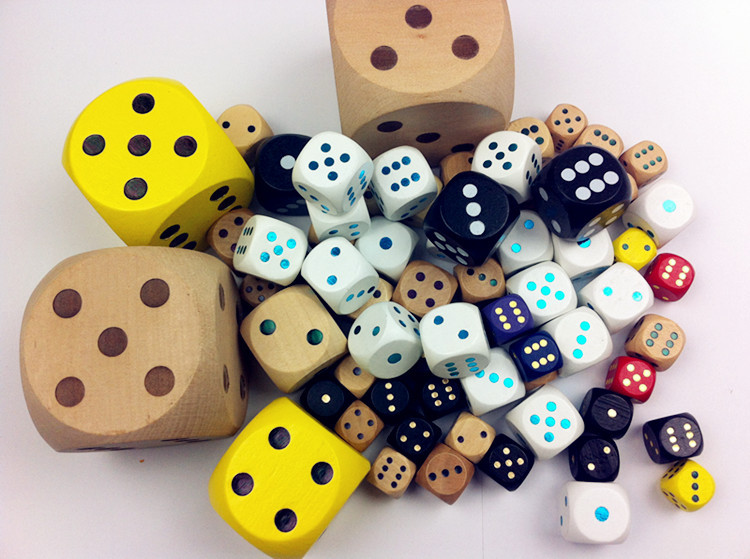 厂家批发30mm木质骰子筛子木制骰子来样制作各种图案颜色游戏色子