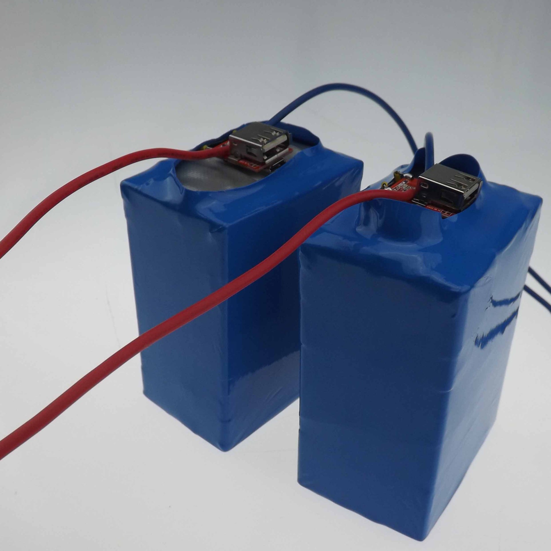 32650磷酸铁锂电池组或者18650三元电池组为什么不能并联或者串联呢?