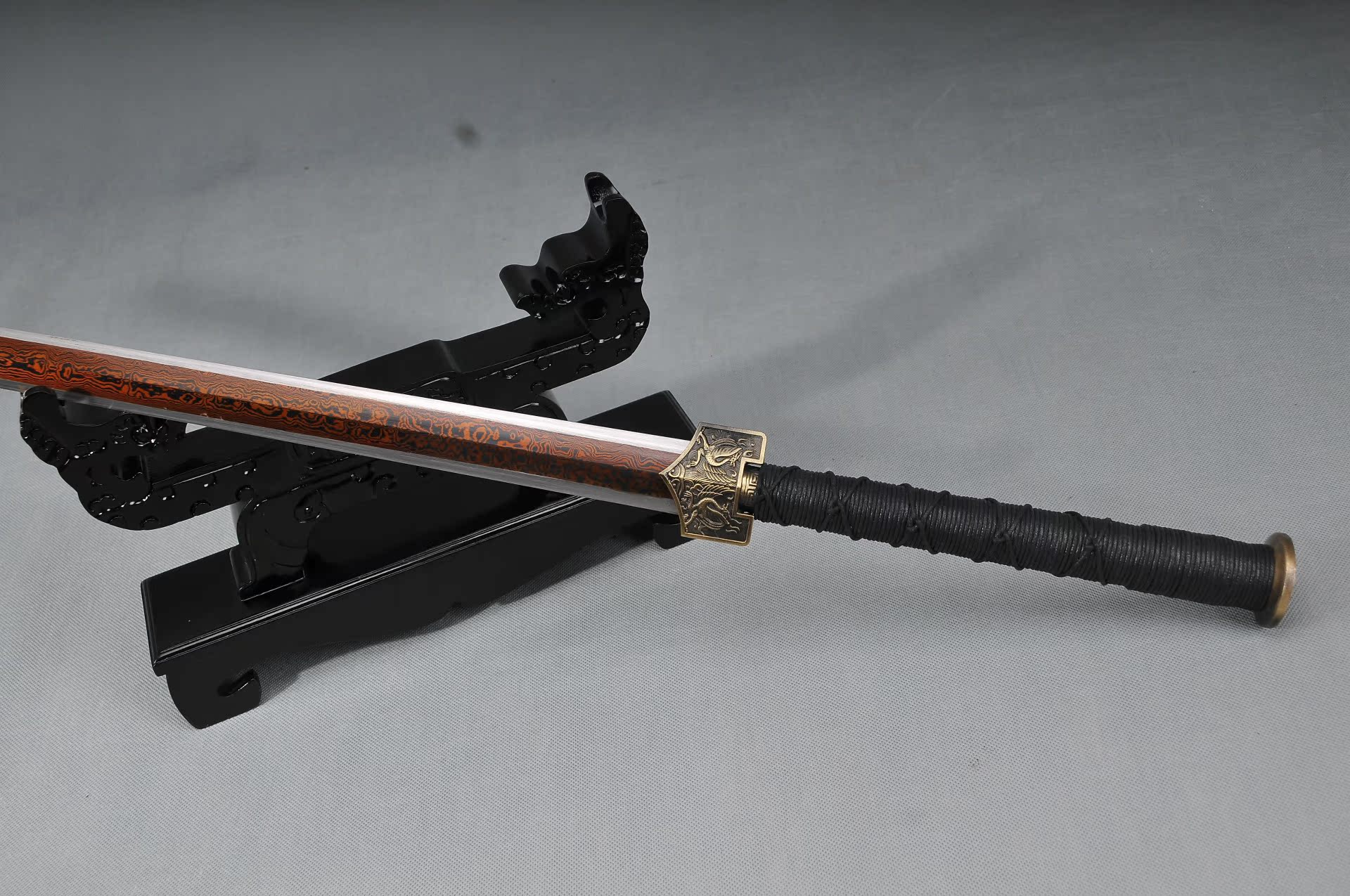 一件代发龙泉刀剑八面汉剑 花纹钢硬剑 镇宅送礼神兽长刀剑未开刃