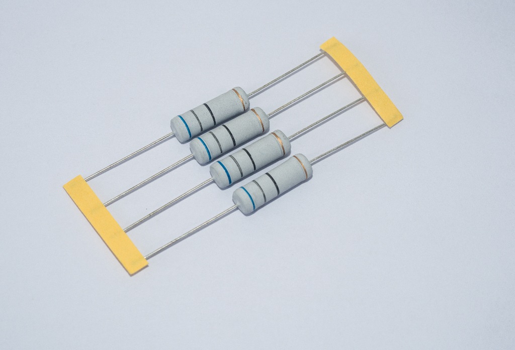 厂家直销2w氧化膜电阻 色环电阻 插件电阻