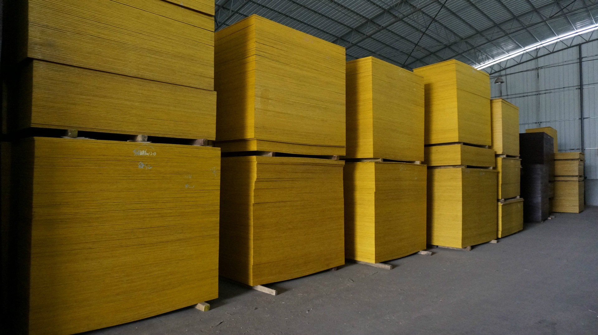 厂家**建筑模板 胶合板 三六尺棕色清水覆膜板 包用20次-木质板材产业