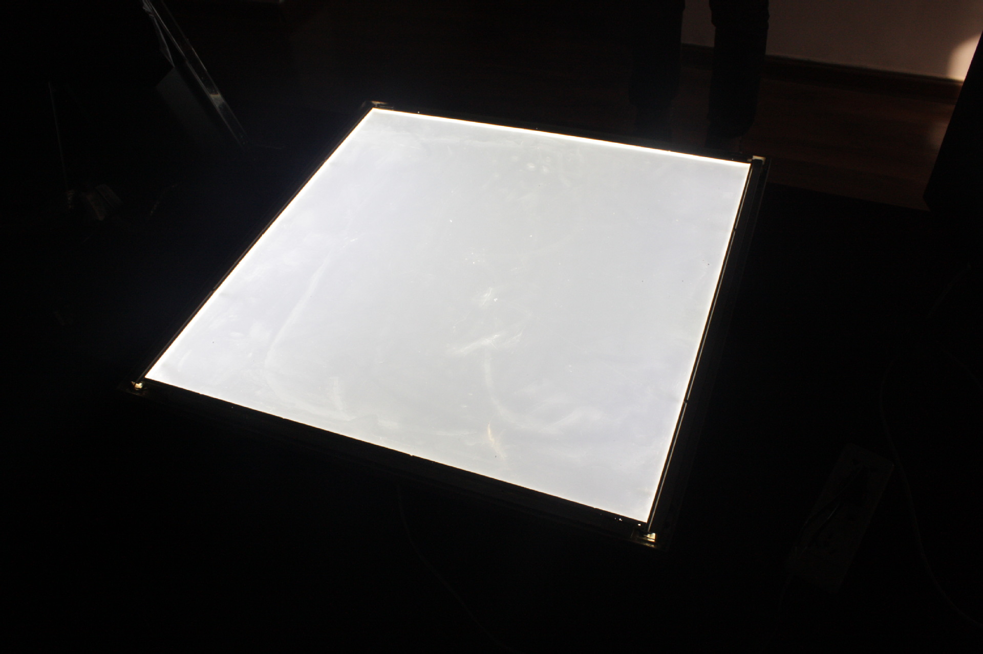 厂家供应装饰类导光板,可以裁切热弯各种形状