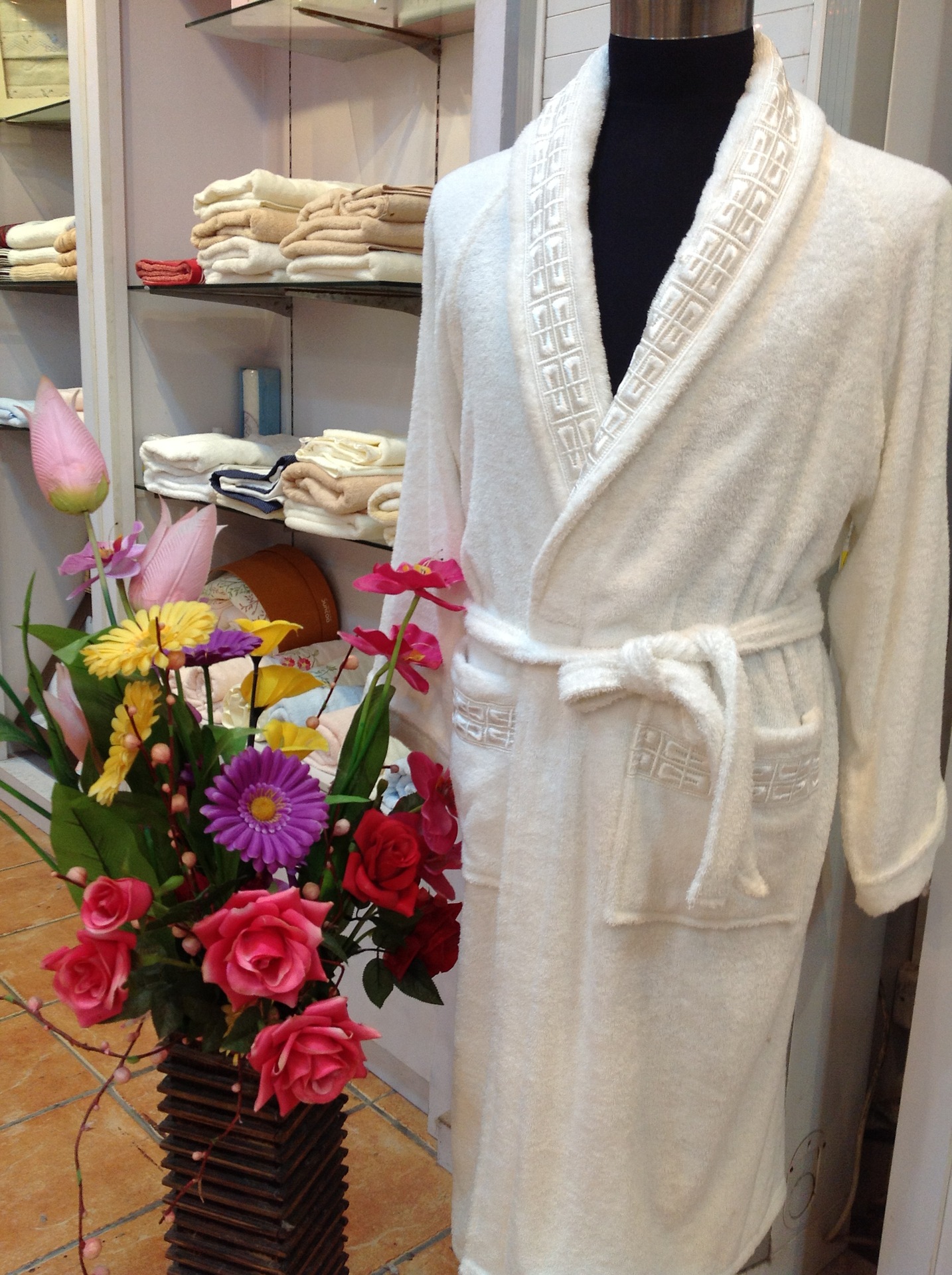 广东厂家定做酒店纯棉浴袍 定做纯色绣花浴