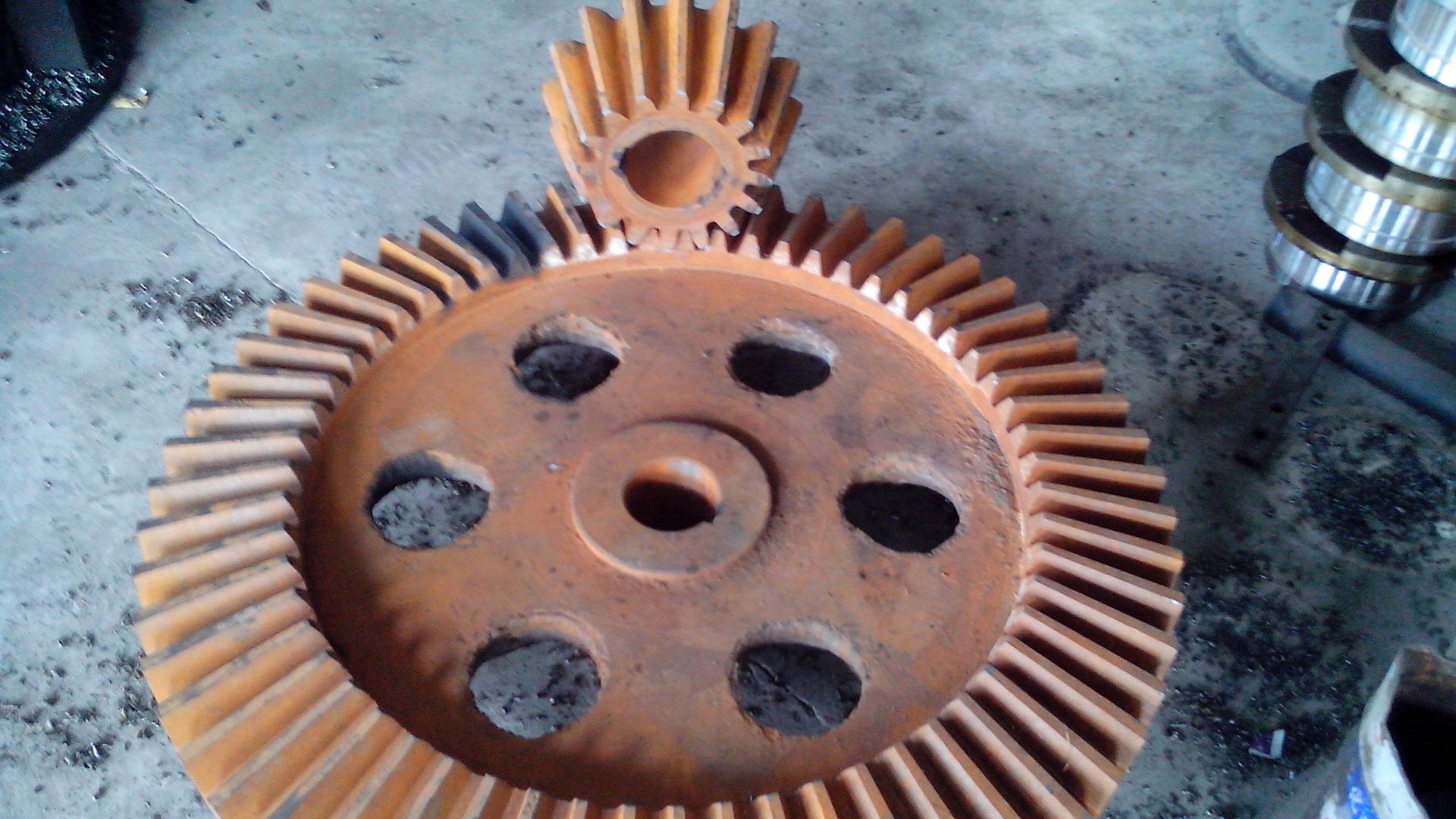 对外承接锥齿轮刨齿加工