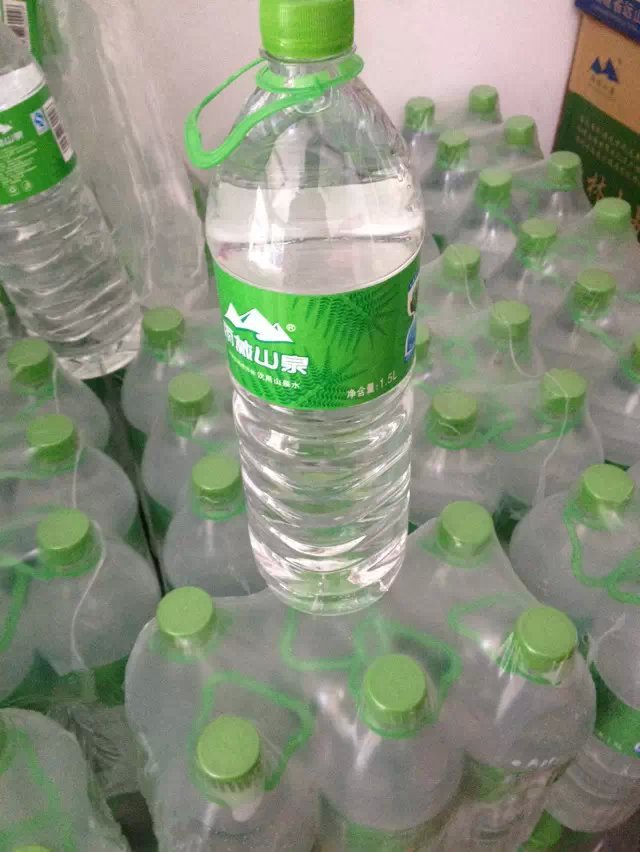 天然饮用矿泉水膜包400ml 雨林山泉矿泉水 大瓶矿泉水 饮用水