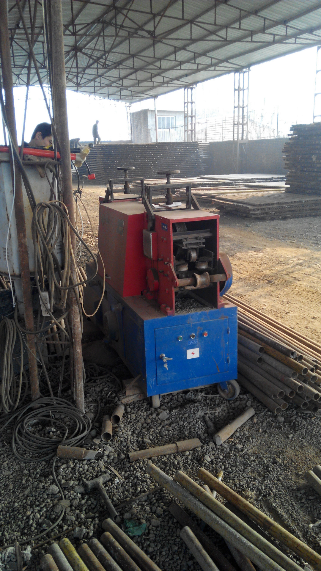 提供钢管调直机 管子调直机 可以刷漆除锈的机器 质量好 价格低