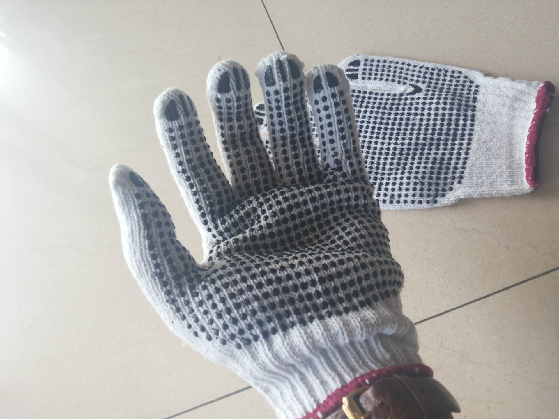 针织手套厂家棉纱劳保手套工人劳动线手套现货小额批发优惠促销