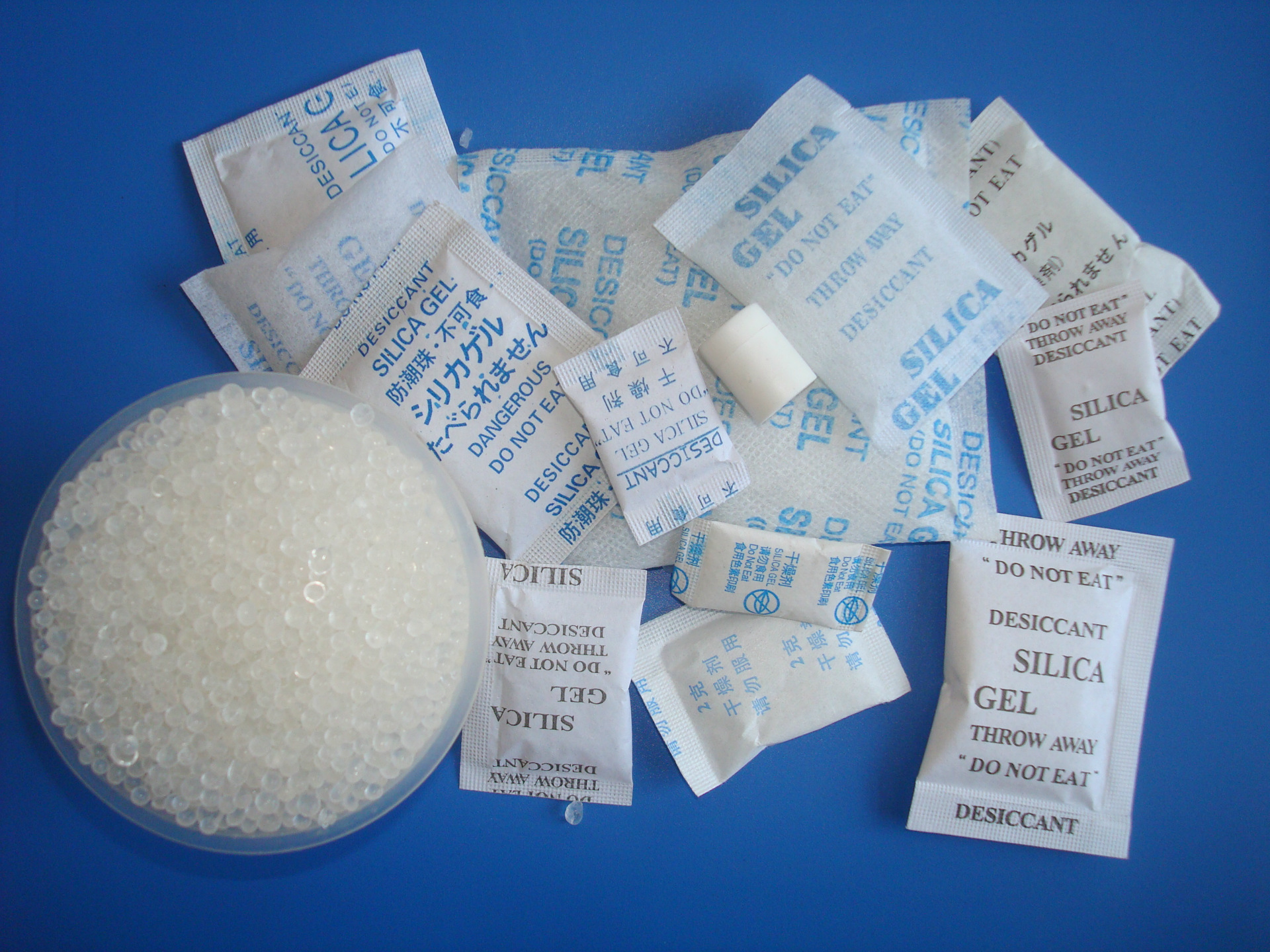 厂家直供服装干燥剂环保硅胶干燥剂