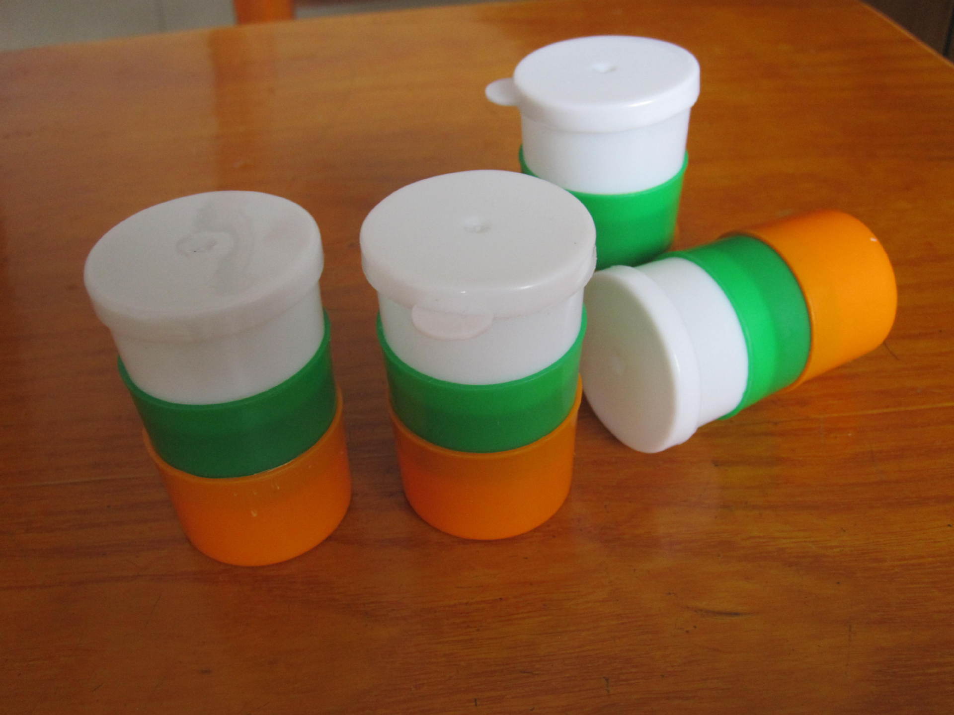 供应注塑服药杯 三色服药杯