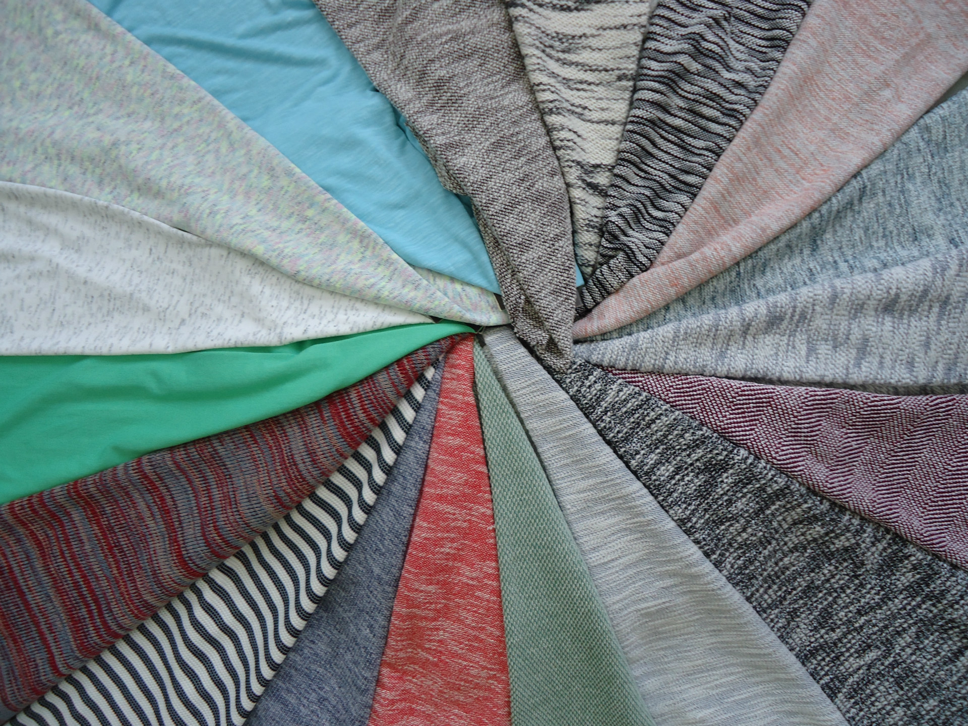 宁波市依柯斯纺织品有限公司 主营:粗针面料,针织面料,粗针毛圈布